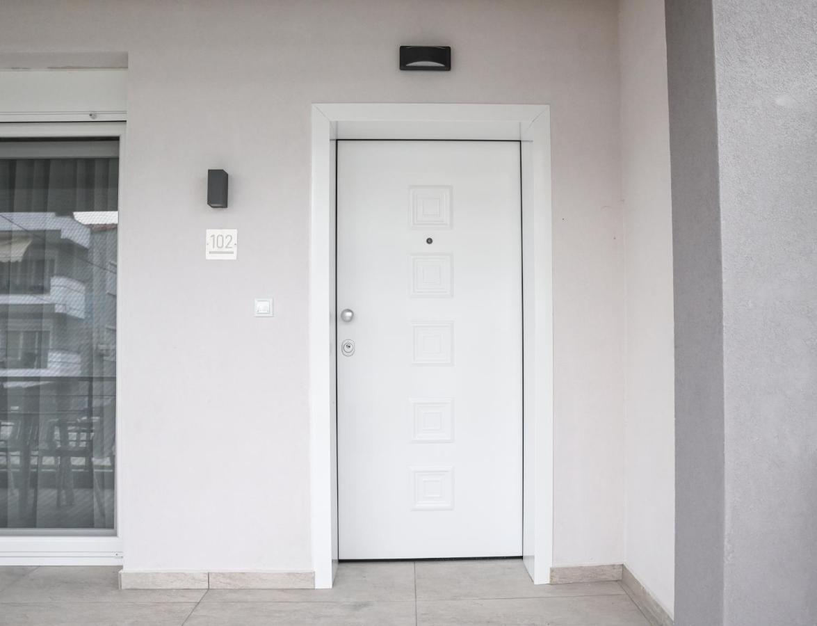 Faidra Apartments เนอาเปรามอส ภายนอก รูปภาพ