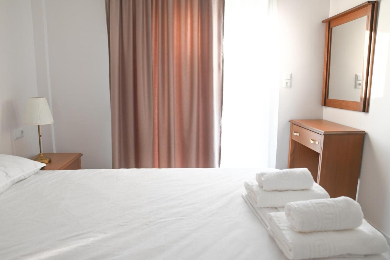 Faidra Apartments เนอาเปรามอส ภายนอก รูปภาพ