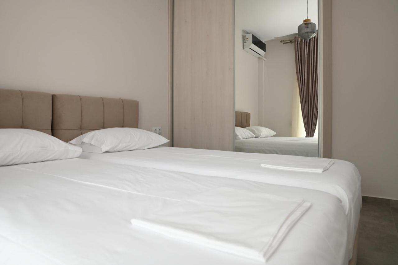 Faidra Apartments เนอาเปรามอส ภายนอก รูปภาพ