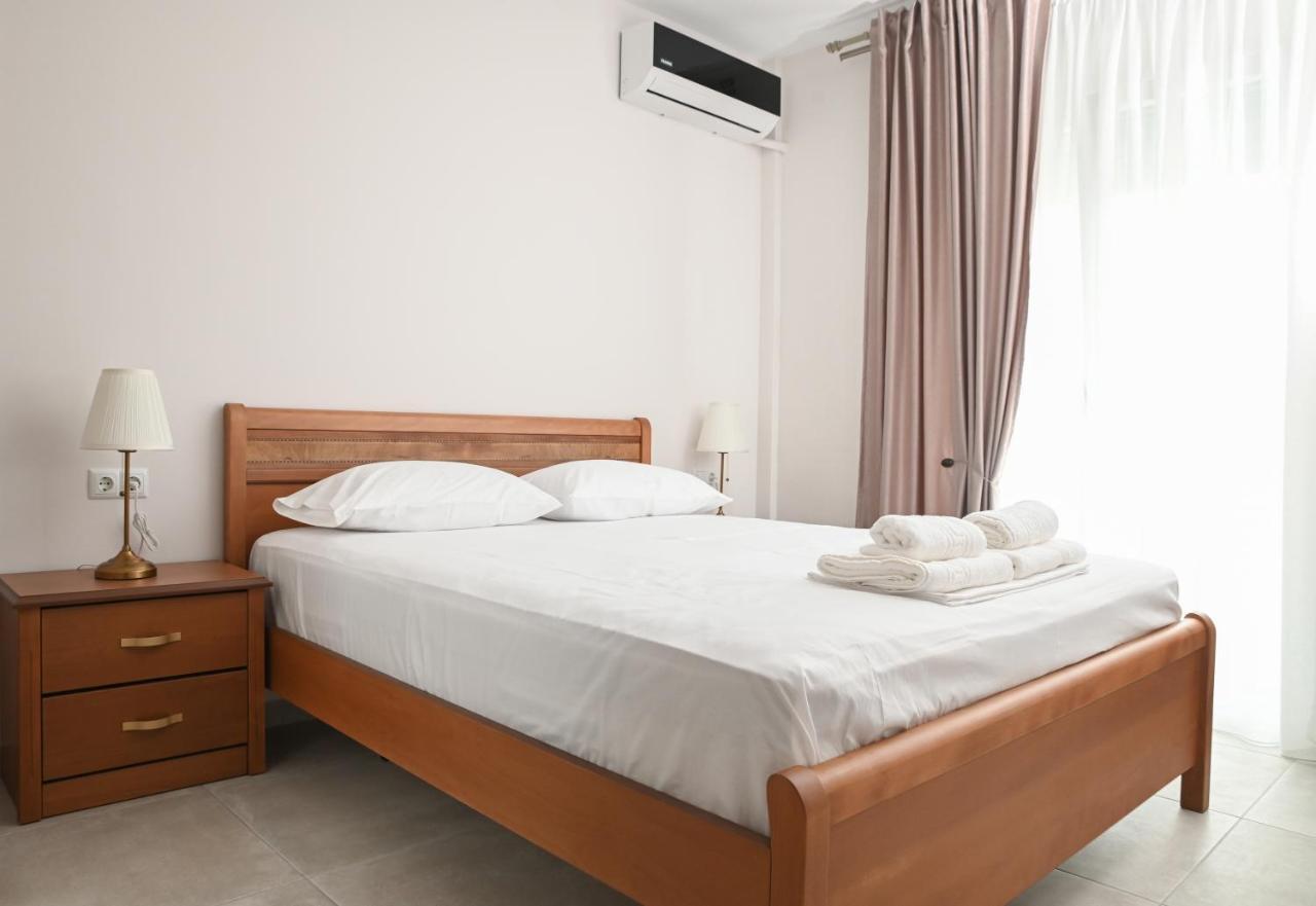 Faidra Apartments เนอาเปรามอส ภายนอก รูปภาพ