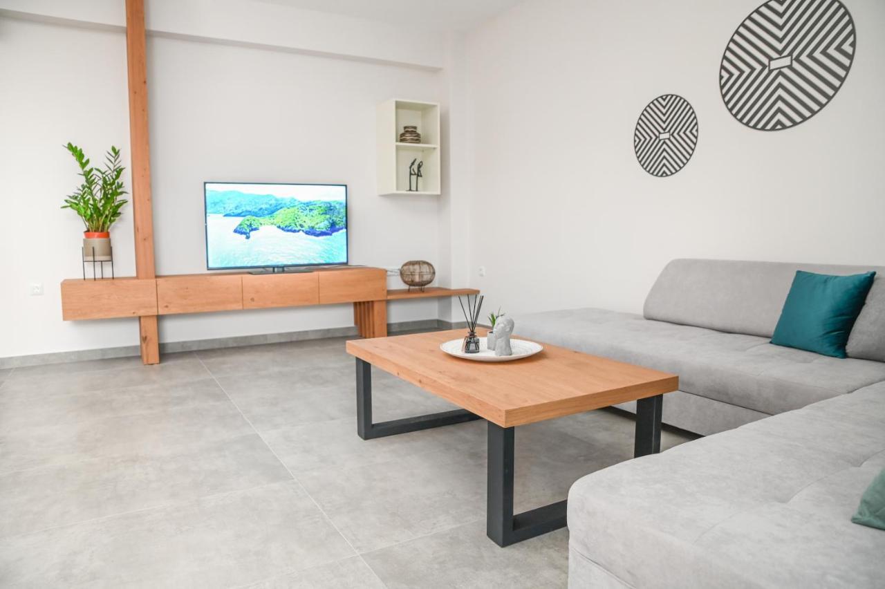 Faidra Apartments เนอาเปรามอส ภายนอก รูปภาพ