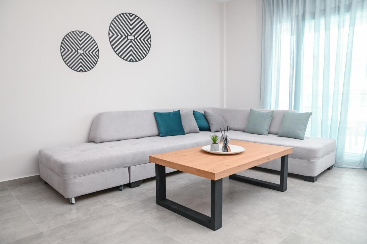 Faidra Apartments เนอาเปรามอส ภายนอก รูปภาพ