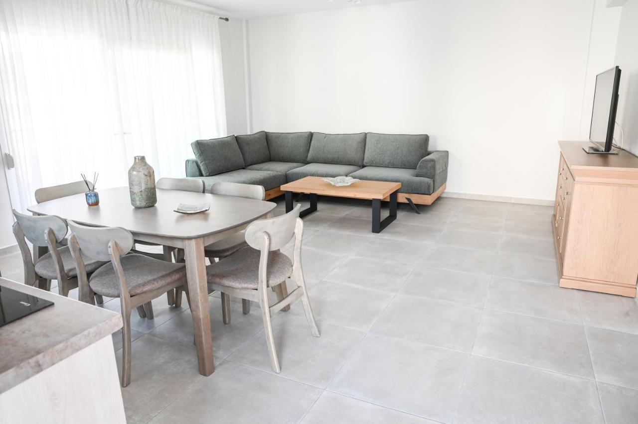 Faidra Apartments เนอาเปรามอส ภายนอก รูปภาพ