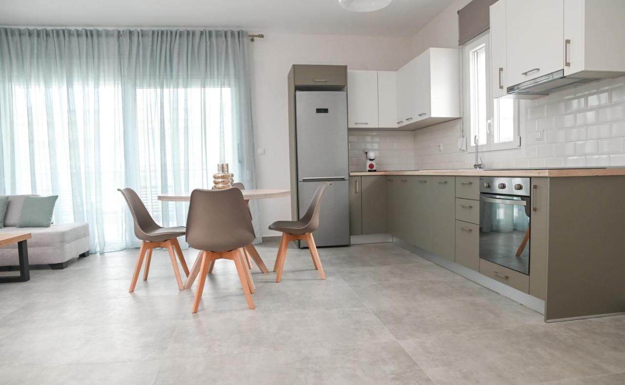Faidra Apartments เนอาเปรามอส ภายนอก รูปภาพ